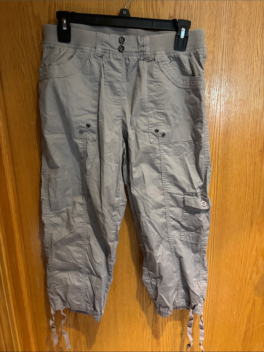 Cg•l•Cg, gray cargo capri pull-up pant, Small